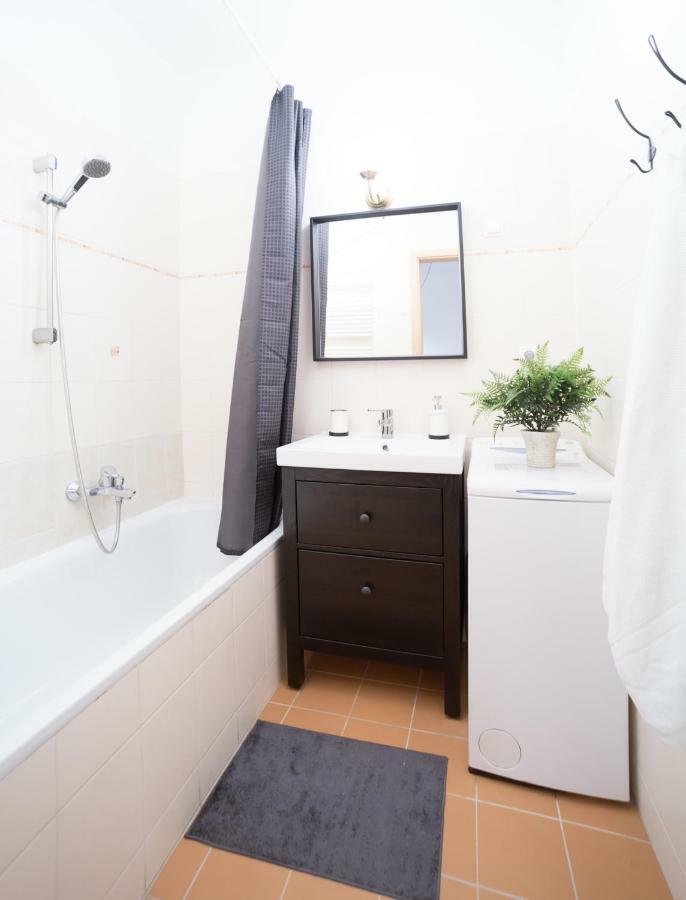 Innercity Apartments Opera Budapest Bagian luar foto