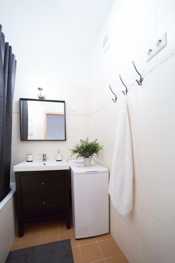 Innercity Apartments Opera Budapest Bagian luar foto