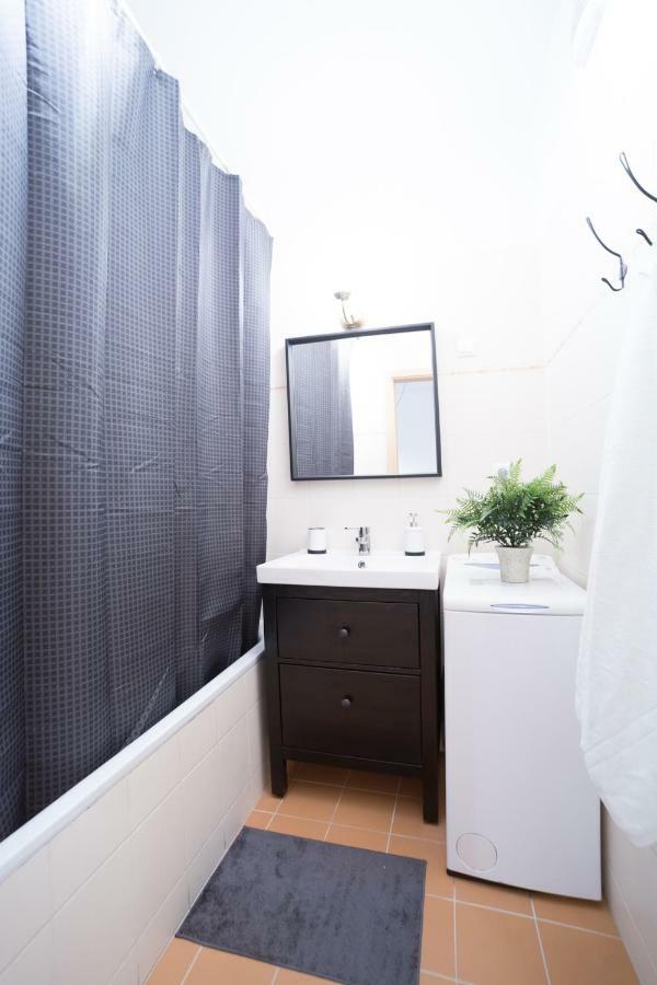 Innercity Apartments Opera Budapest Bagian luar foto
